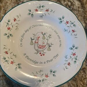 Pfaltzgraff Winterberry Floral Dinnerware